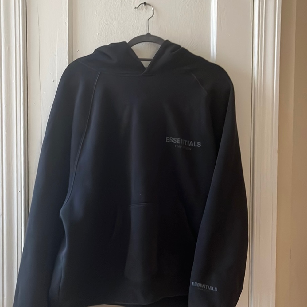 Essentials fear of god pullover hoodie 100% authentic with stockX tag.